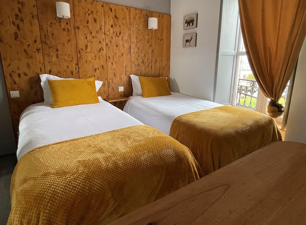 Standard Twin Room - Photo 6