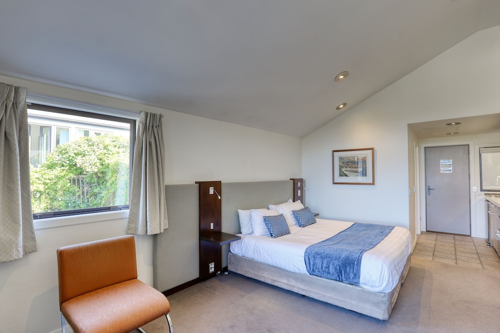 Studio Suite- King - Photo 3