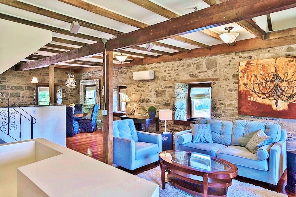 Signature Suite, 1 Bedroom (Greystone Suite)