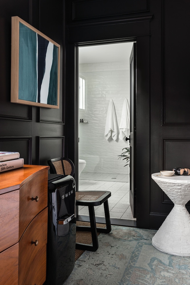 Luxury Single Room (Oxford Suite) photo 2