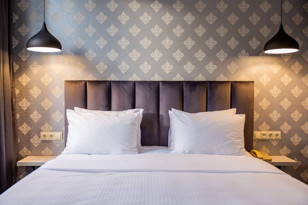 Deluxe Queen Room With Terrace
