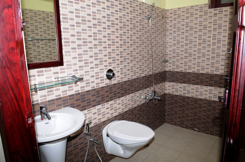 2 Bedroom Non A/c photo 3
