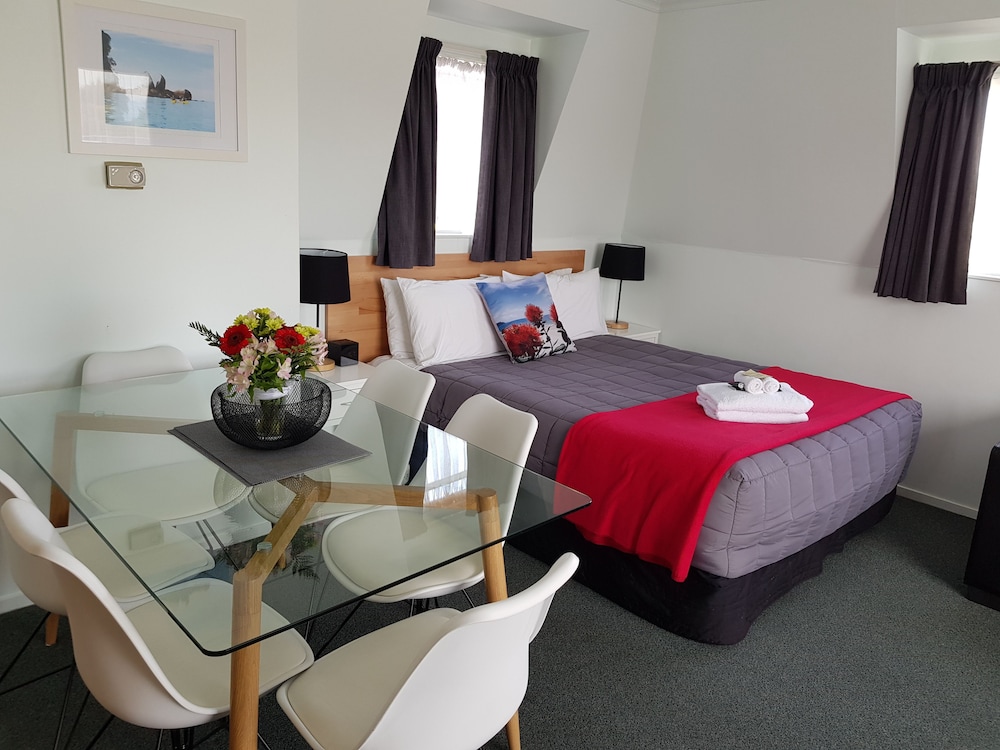 One Bedroom, Upstairs photo 1
