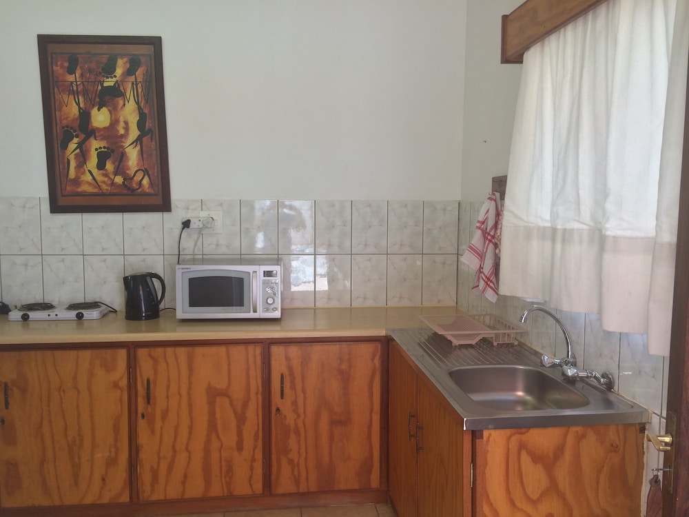 Self-catering Chalet (3) photo 3