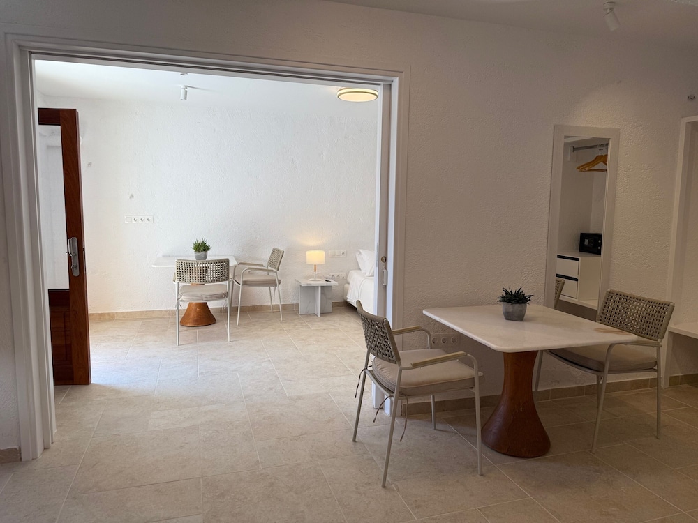 NEW GENERATION FAMILY ROOM - Photo 6