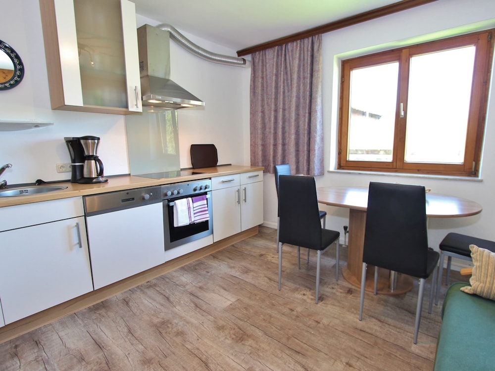 Apartment photo 2
