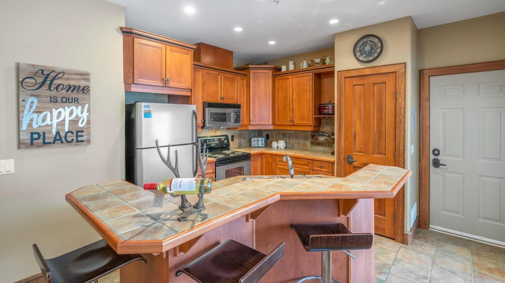 Deluxe Condo, 2 Bedrooms, Hot Tub, Slope side (2 Bedrooms) photo 3