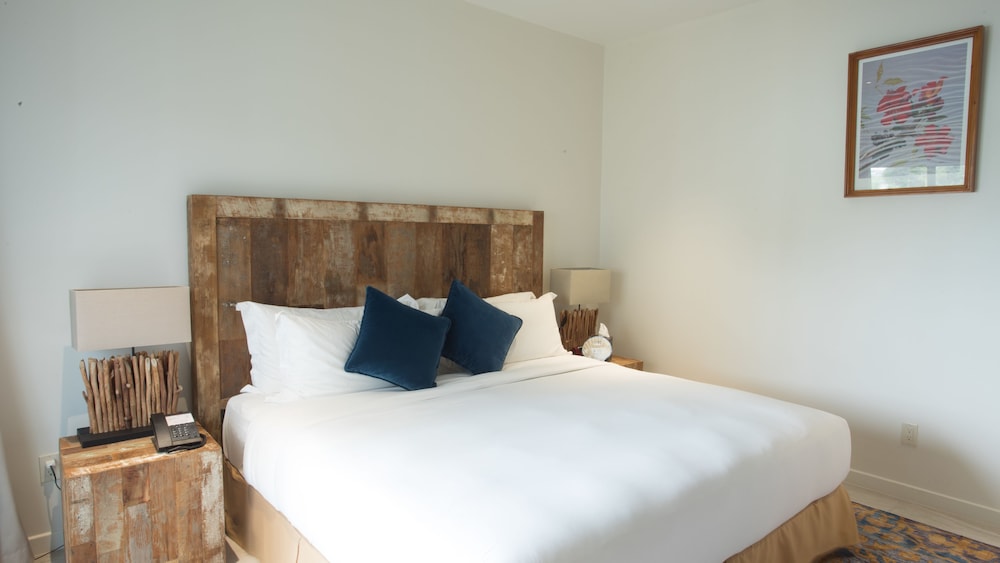 Marina Cove Suite photo 1