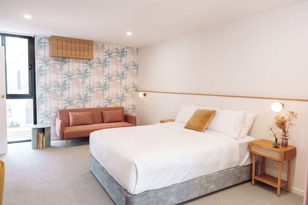 Standard Room, 1 Queen Bed photo 1