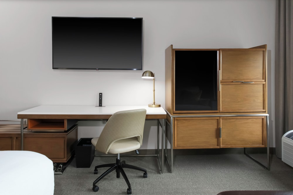 Room, 2 Queen Beds (Mobility/Hearing Access, Roll-In Shwr) - Photo 1