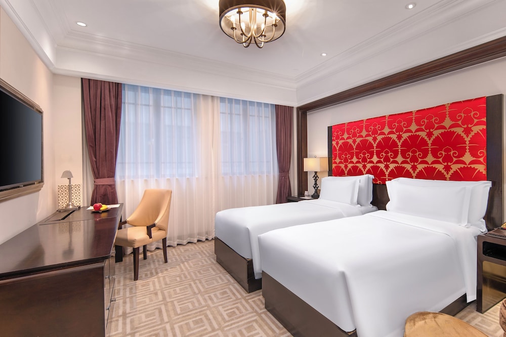 Shanghai Grand Twin Room photo 1