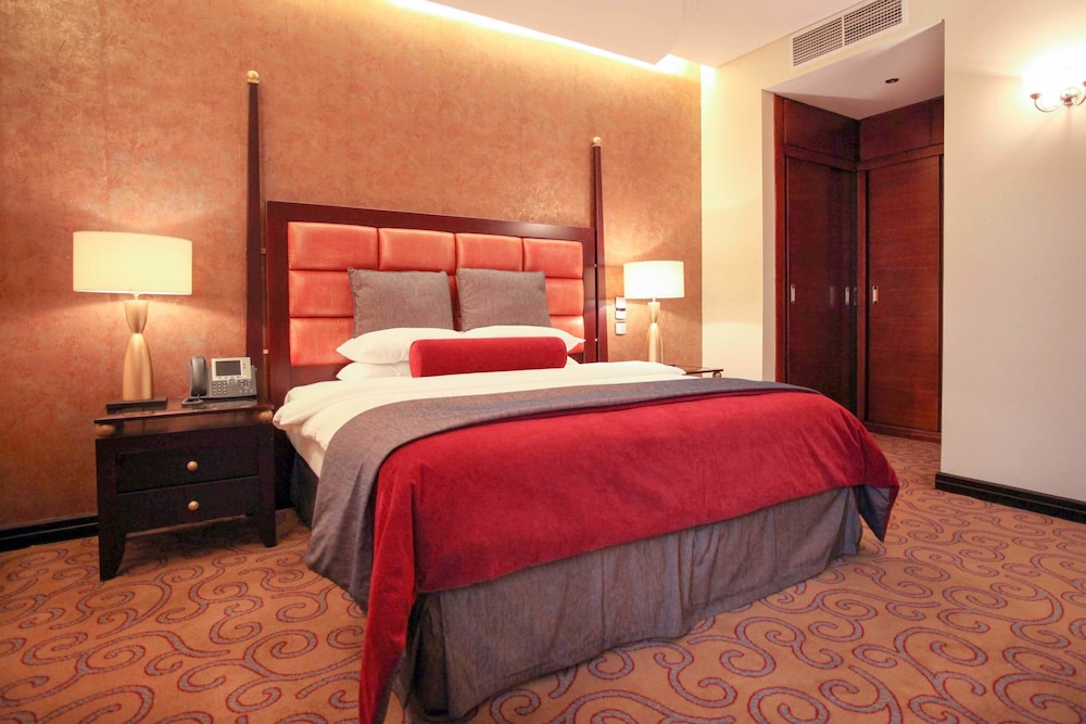 Suite, 2 Bedrooms, City View