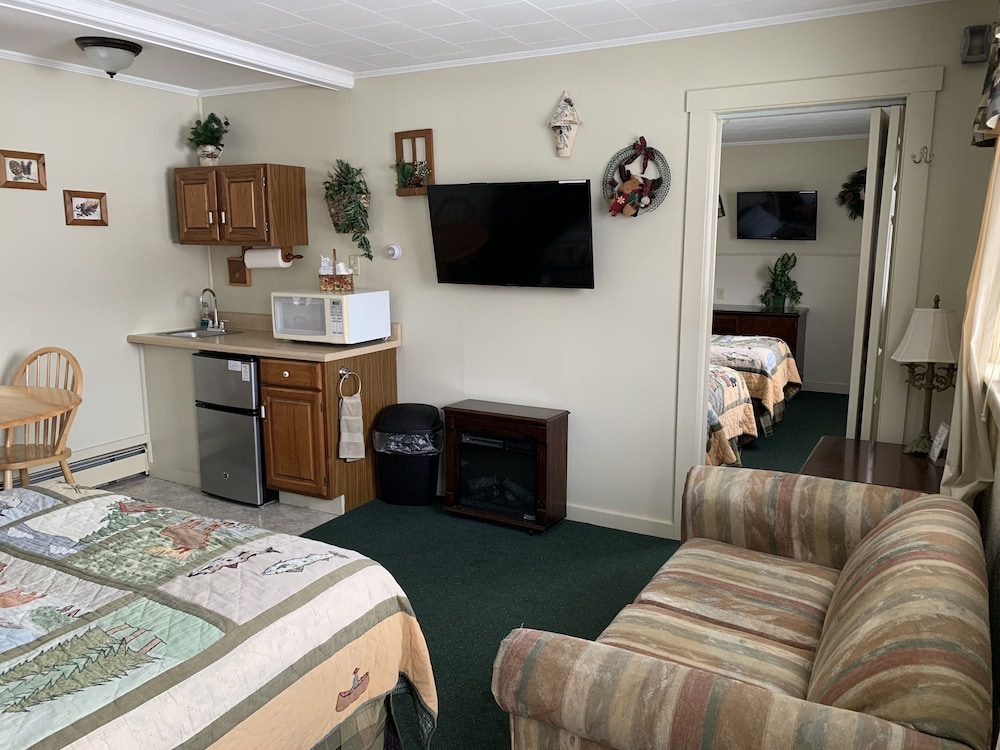 Standard Room (Motel 2-Room Suite #21) photo 1
