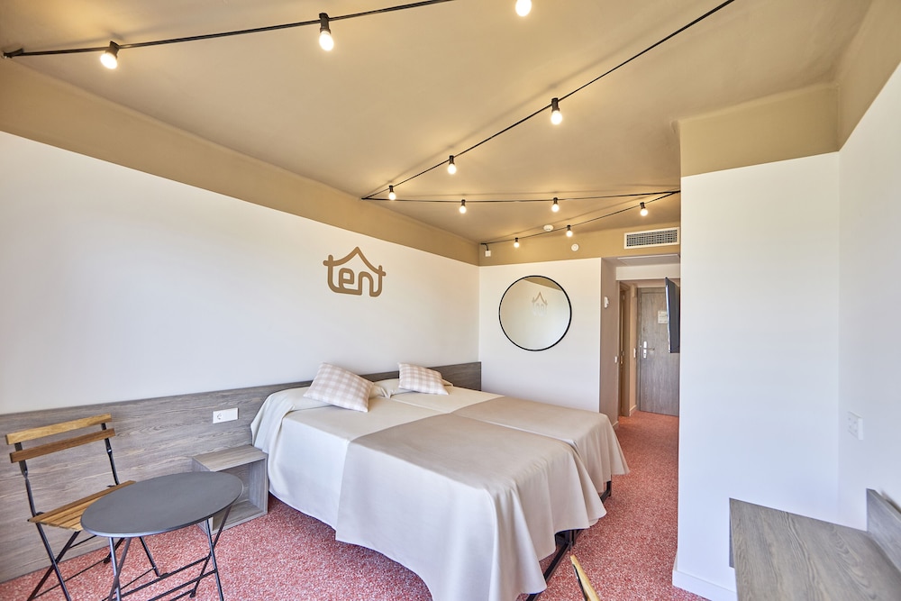 Superior Double Room, Balcony (Bed & Unlimited Brunch) - Photo 3