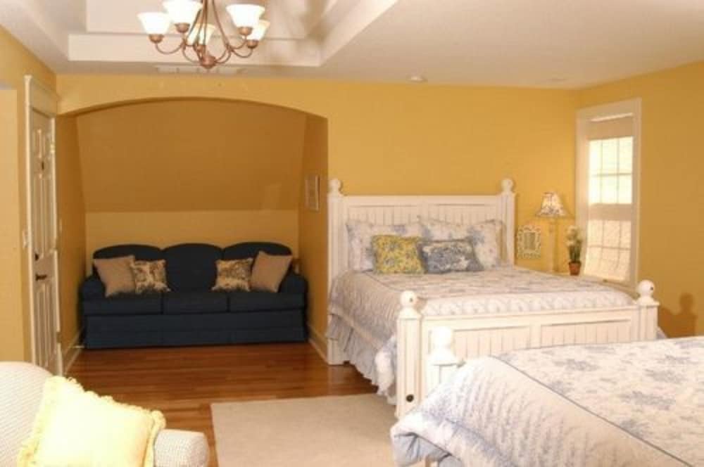 Morning Glory Suite photo 1
