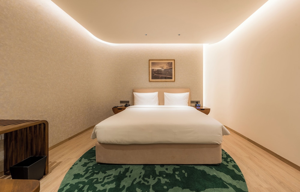 Deluxe Double Room - 12 hours