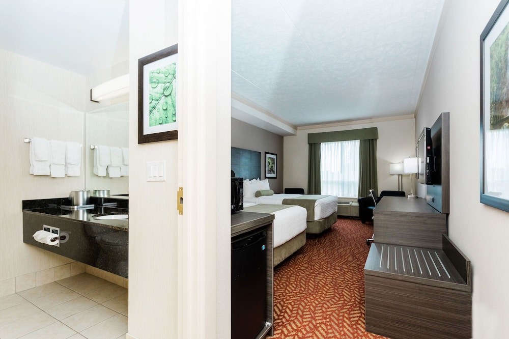 Standard Room, Multiple Beds, Non Smoking, Tower (Microwave) photo 2