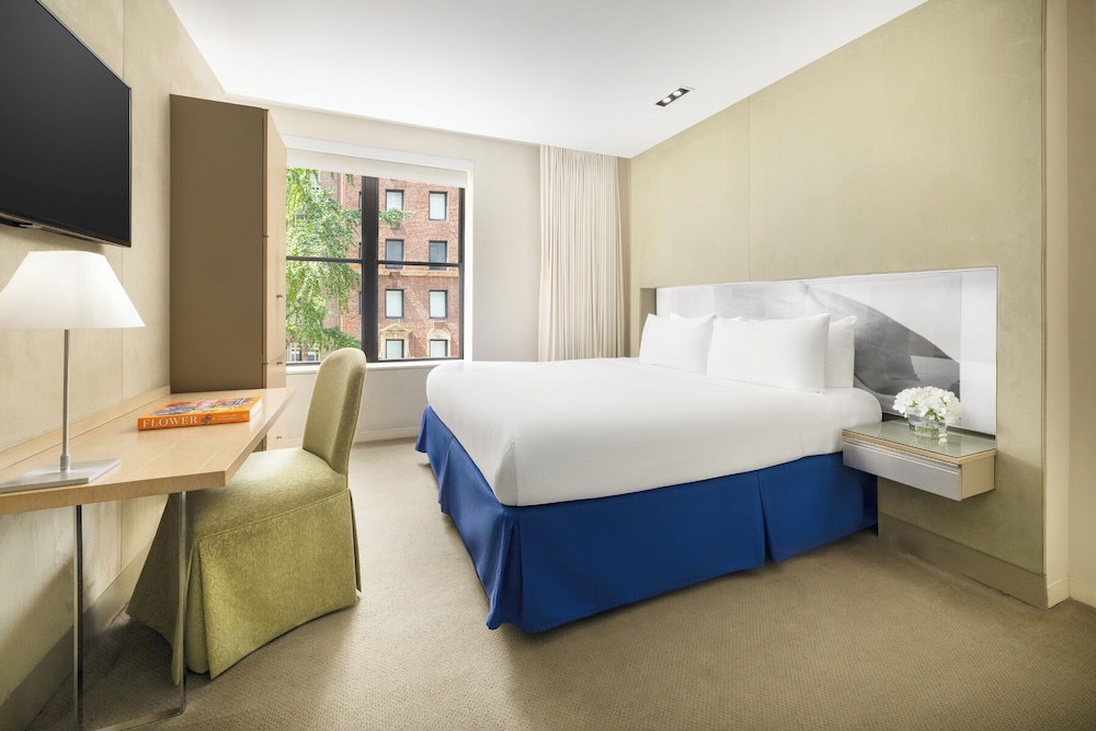 Standard Room, 1 King Bed (ADA)