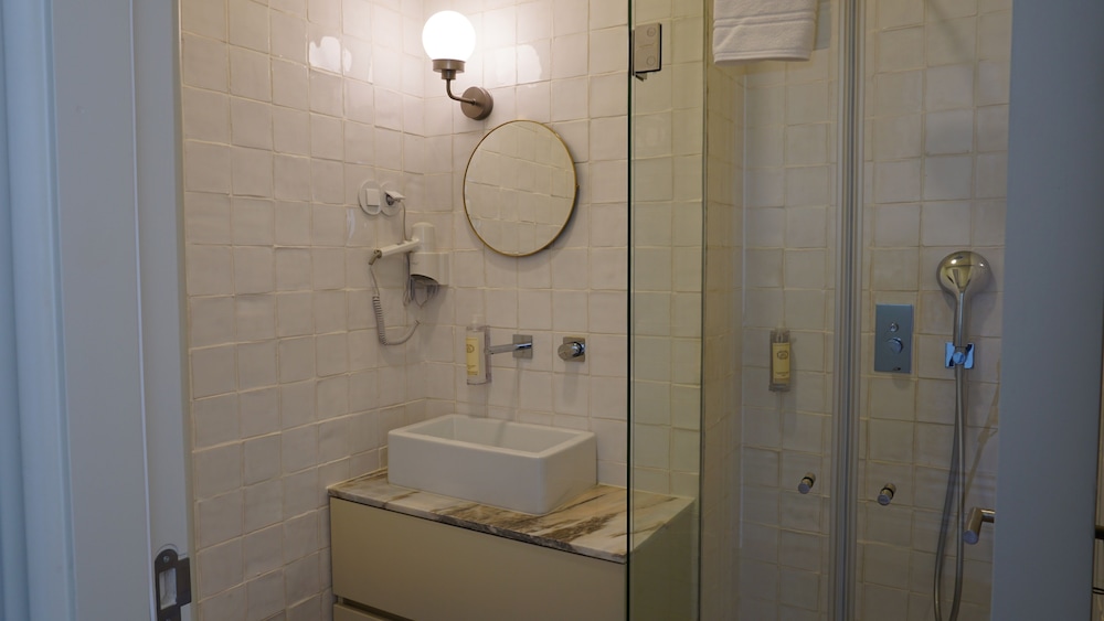 Apartment, 2 Bedrooms, Terrace thumbnail 5