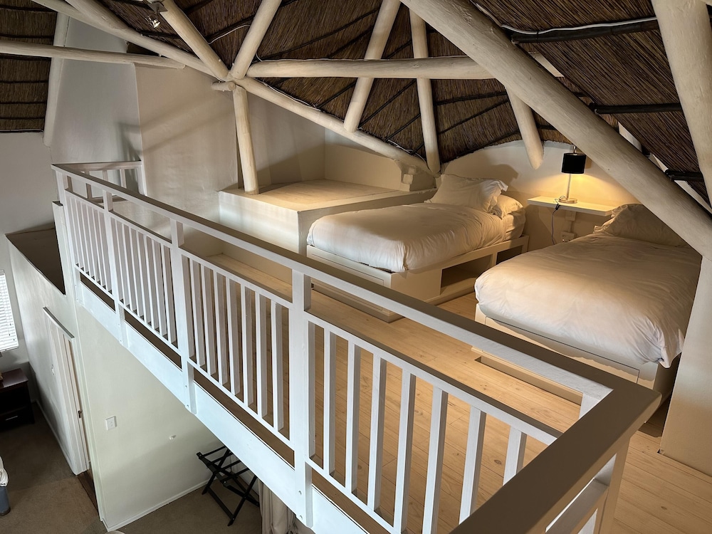 Honeymoon Suite, Multiple Beds - Photo 11
