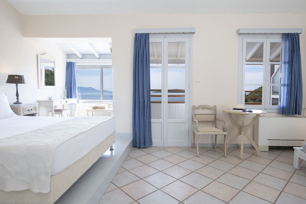Classic Double Room Side Sea View photo 3