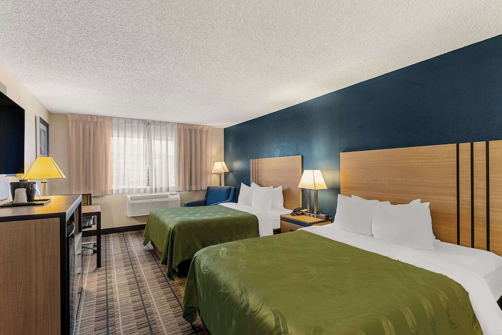 Standard Room, 2 Queen Beds, Non Smoking - Photo 1