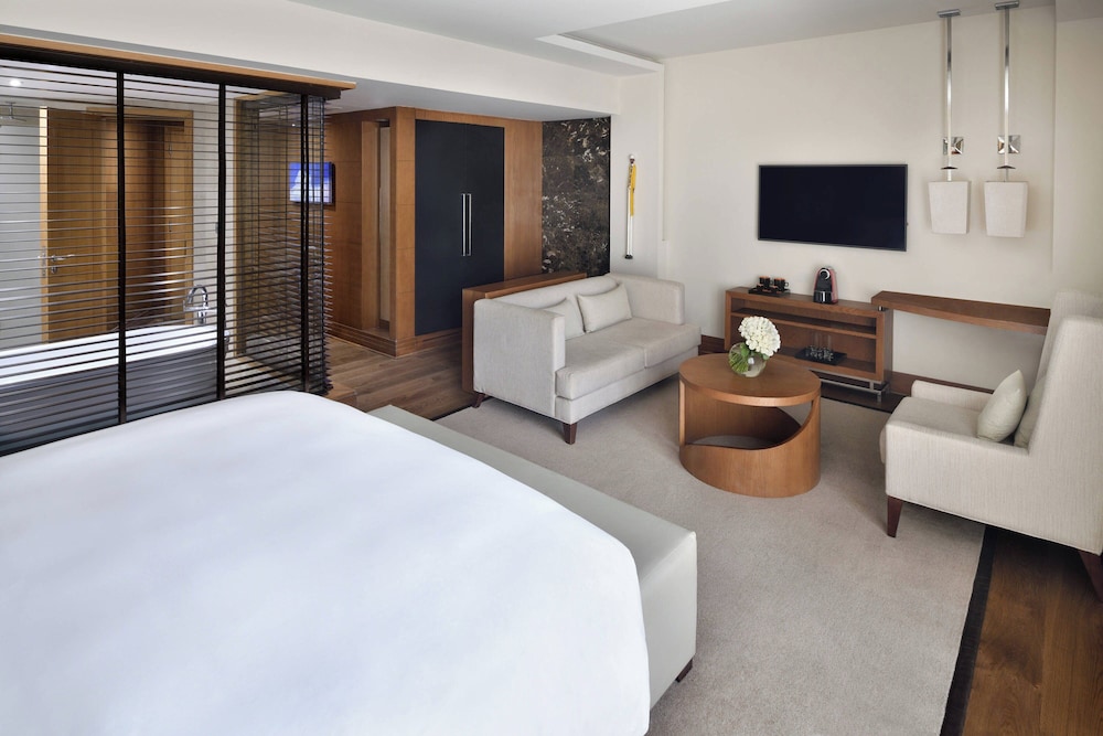 Junior Suite, 1 King Bed, City View - Photo 1