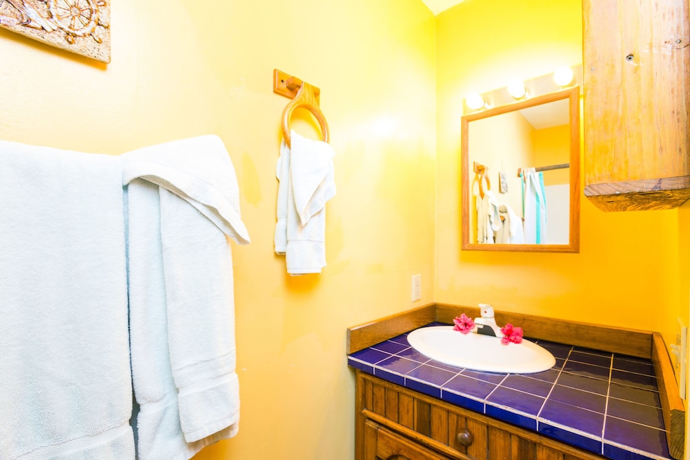#15 & #16 (Queen Duplex With Extra Bed) photo 3