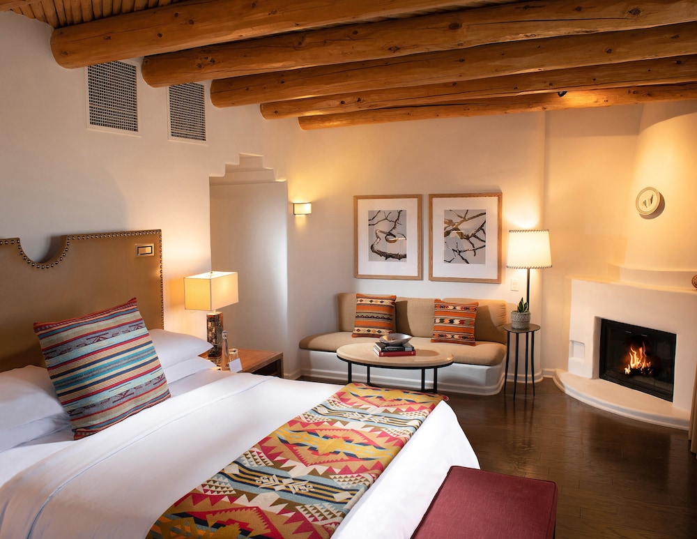 Deluxe Room, 1 King Bed