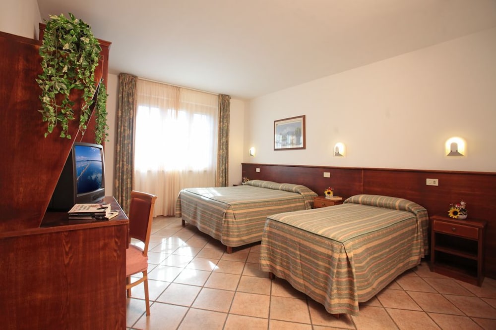 Triple Room photo 2