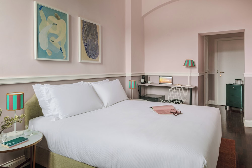 Room, 1 Queen Bed, River View photo 3