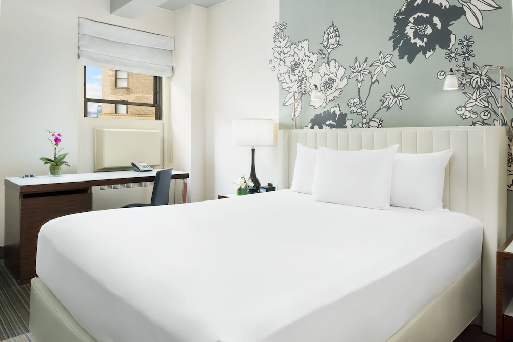 Executive Room, 1 Queen Bed photo 3