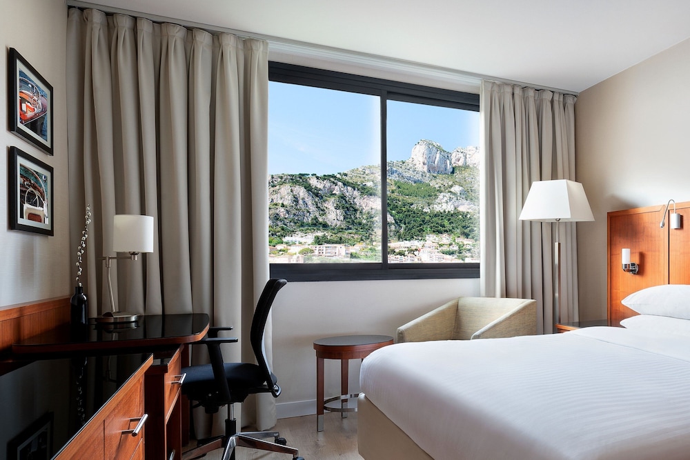 Standard Room, 1 King Bed, Mountain View thumbnail 5