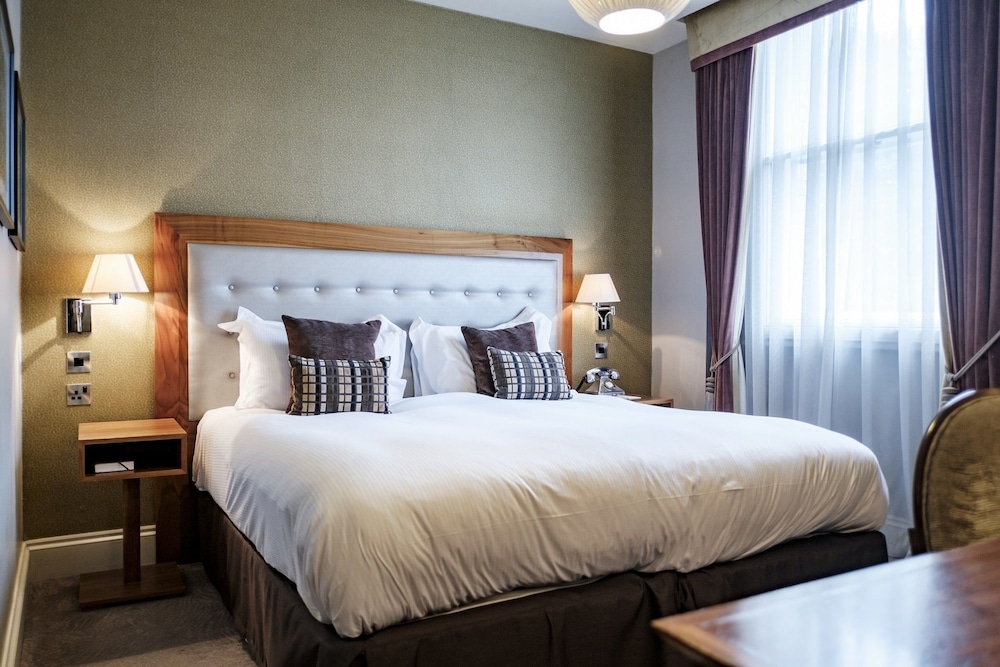 Luxury Double or Twin Room photo 2