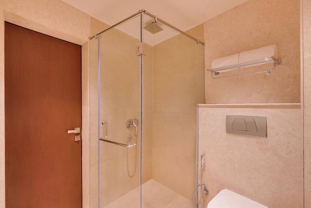 Superior Studio Suite - Photo 8