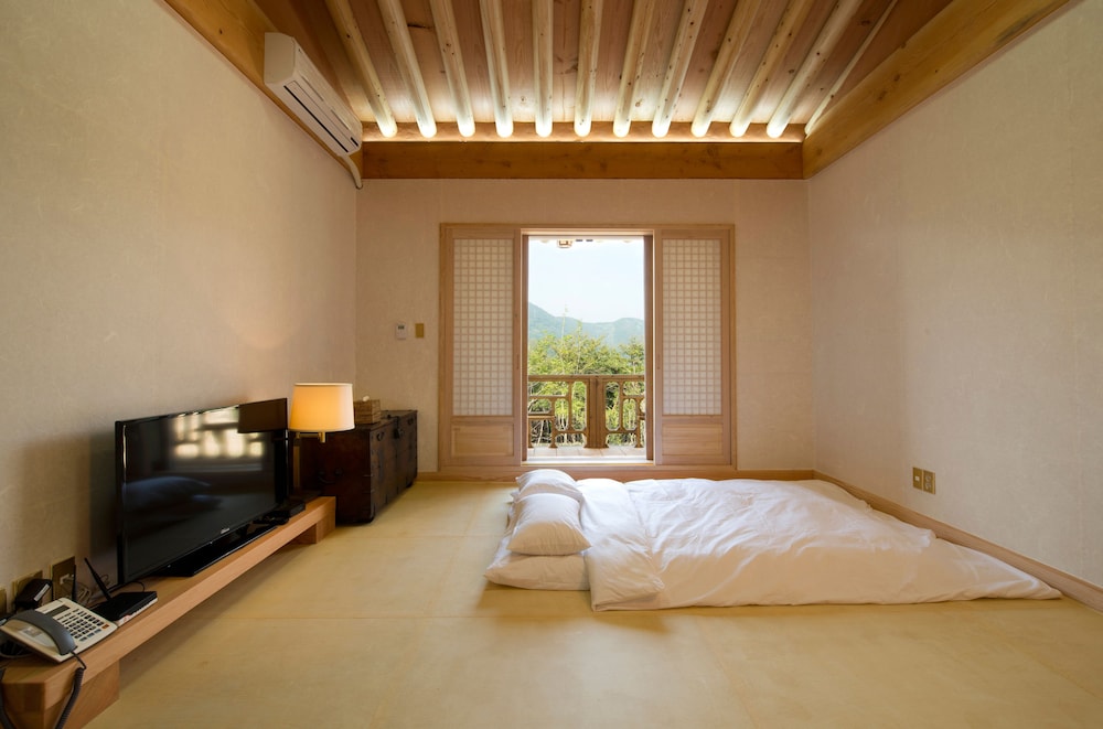 Standard Room (Ondol, Free Nature Park) - Photo 1