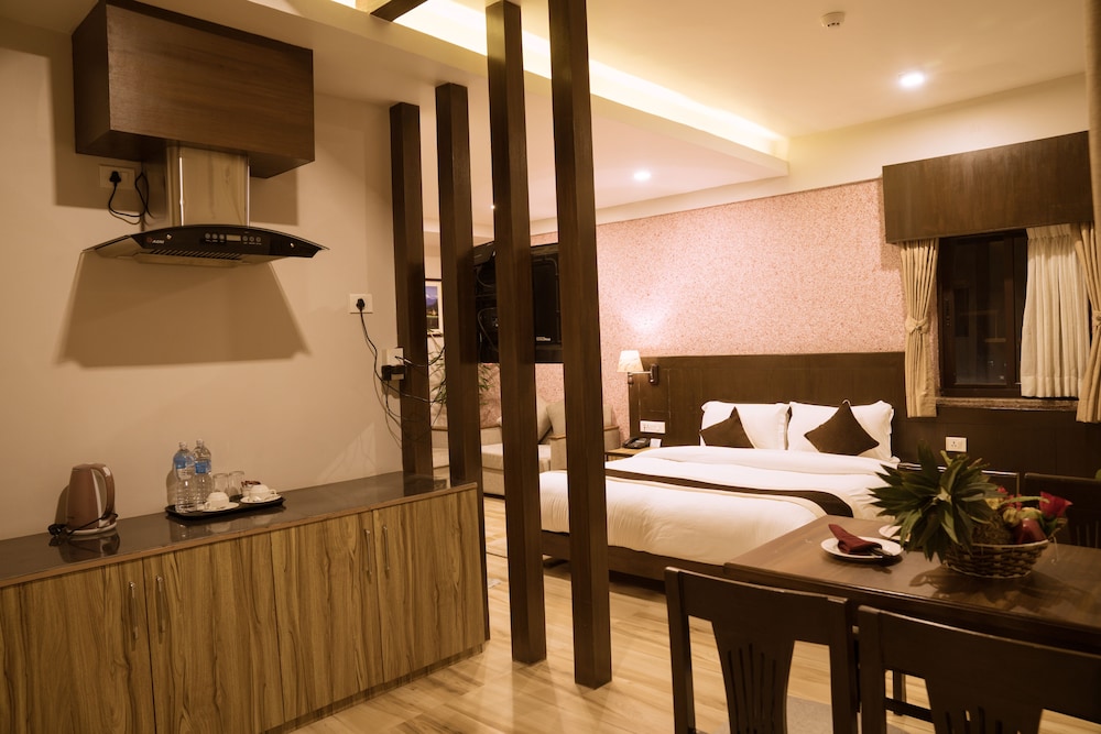 Premium Suite - Photo 5
