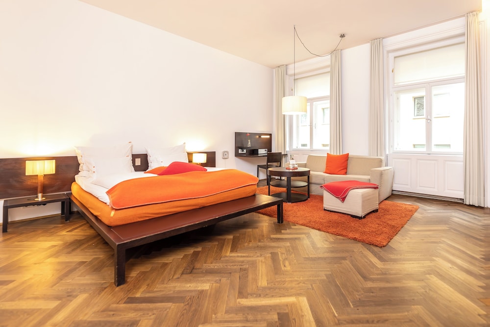 XL Family & Friends Rooms