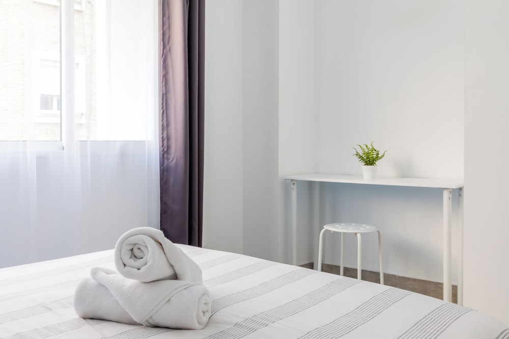Basic Double Room, 1 Double Bed - Photo 6