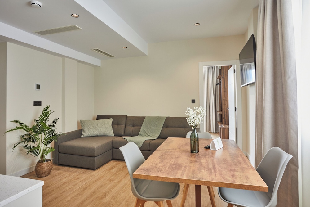 Family Apartment photo 2