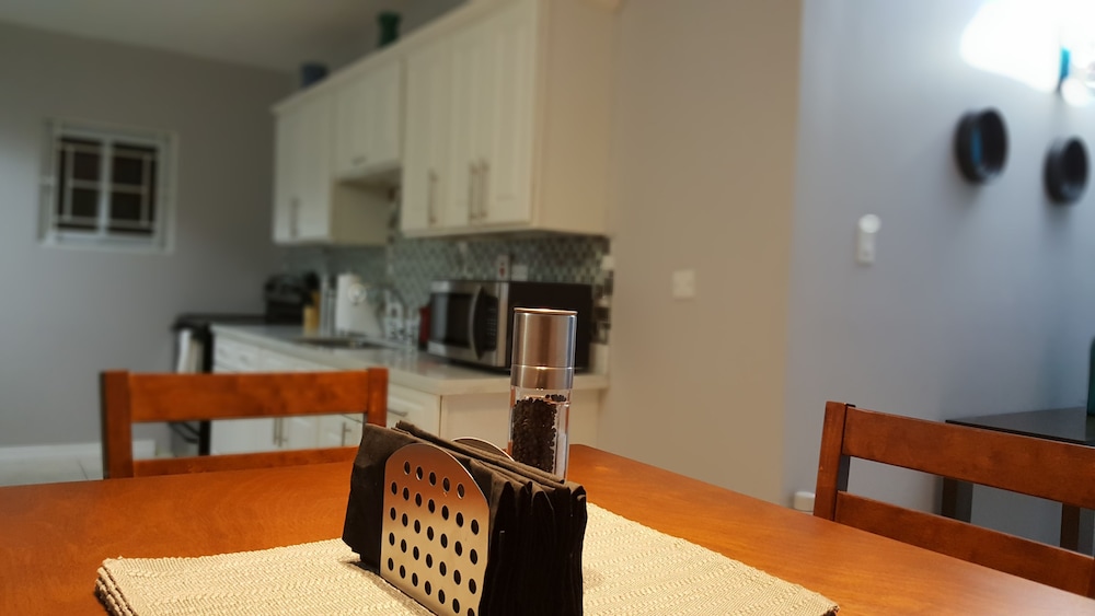 City Apartment, 2 Bedrooms, Kitchen, Ground Floor photo 2