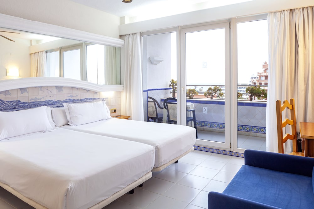 Double Room, Partial Sea View - Photo 1
