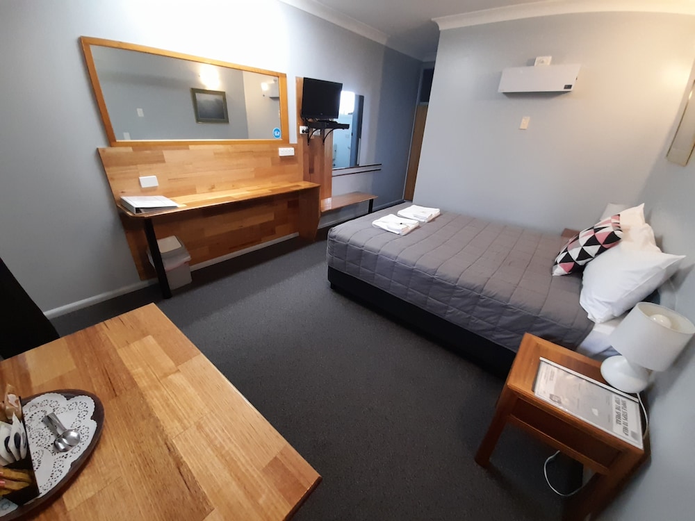 Business Room, 1 Queen Bed photo 3