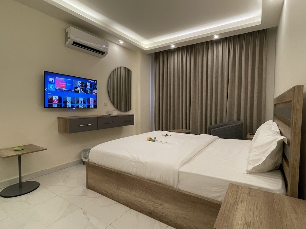 Deluxe Double Room, 1 King Bed, City View photo 3