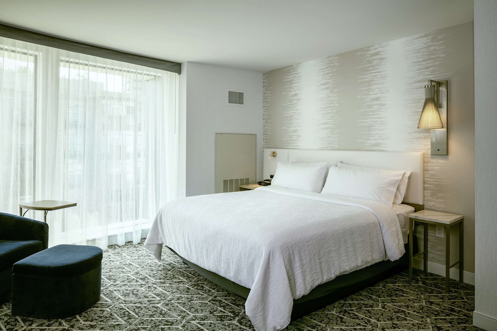 Room, 1 Bedroom, Accessible, Non Smoking (w/ roll-in shower), photo 6