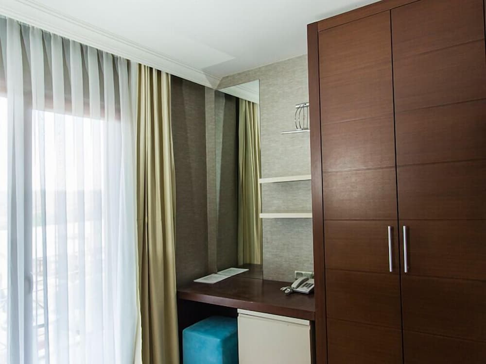 Standard Double or Twin Room photo 3