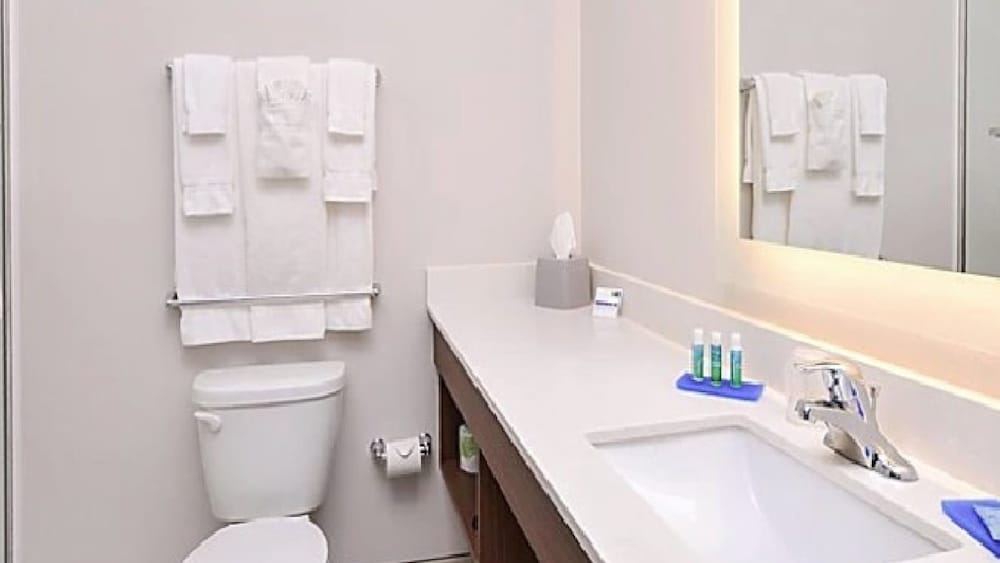 Suite, Multiple Beds (Wet Bar) - Photo 2