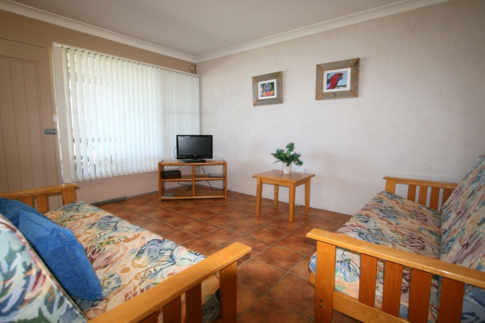 Family Apartment, 2 Bedrooms, Lake View, Lakeside (Unit 6) photo 3