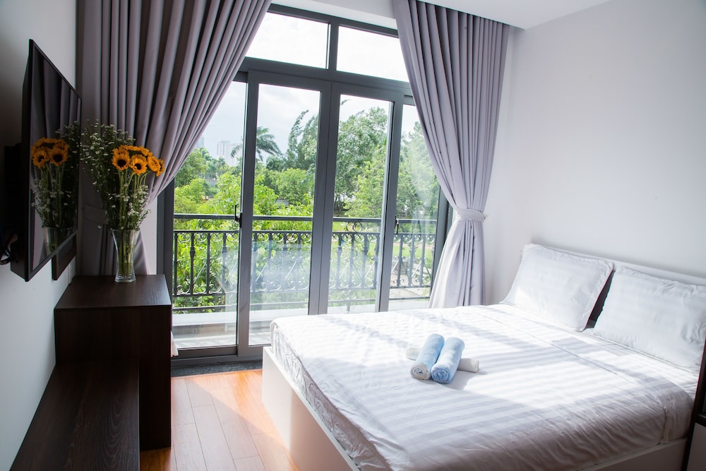 Studio, Balcony, Park View (M1)