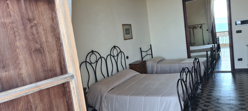 Triple Room, Sea View Private External Bathroom photo 1